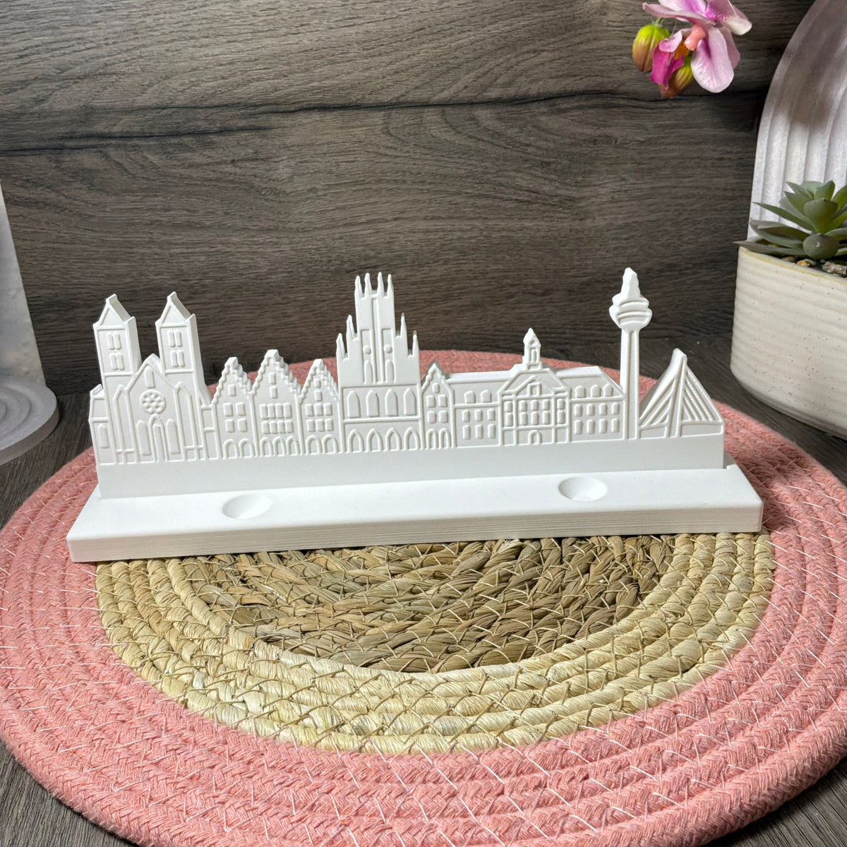 Weiße Münster-Skyline aus Raysin mit Kirchtürmen, Giebelhäusern und Stadtmotiven