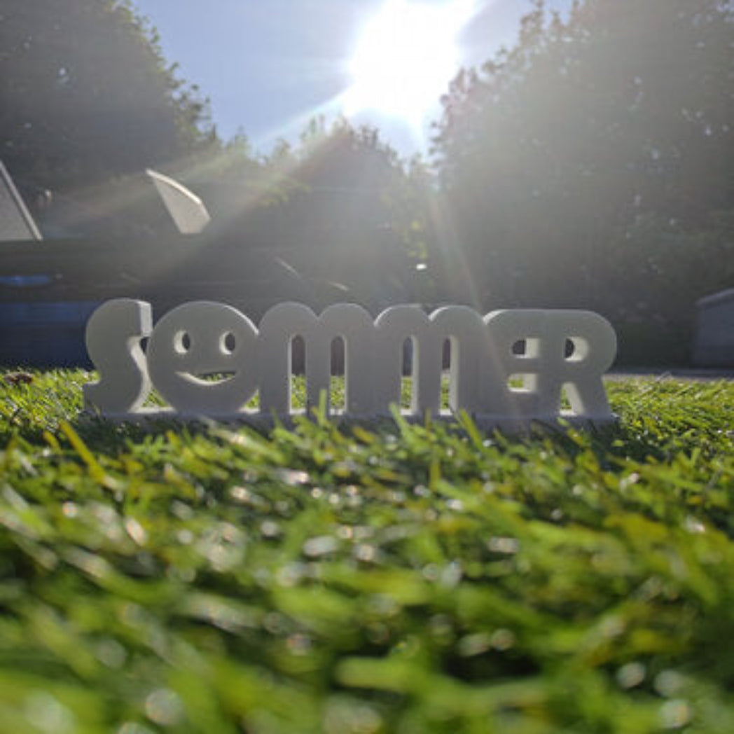 Gegossene Sommer Smile Deko aus Raysin mit Silikonform Gießform als kreative DIY Sommer Dekoration und fröhliche Geschenkidee für Zuhause und Garten