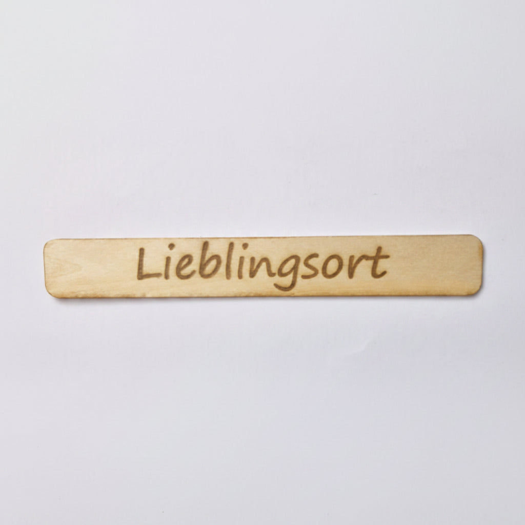 Dekorative Sprüche aus Holz für Einstecker und Halterungen als kreative Ergänzung für saisonale Dekoration